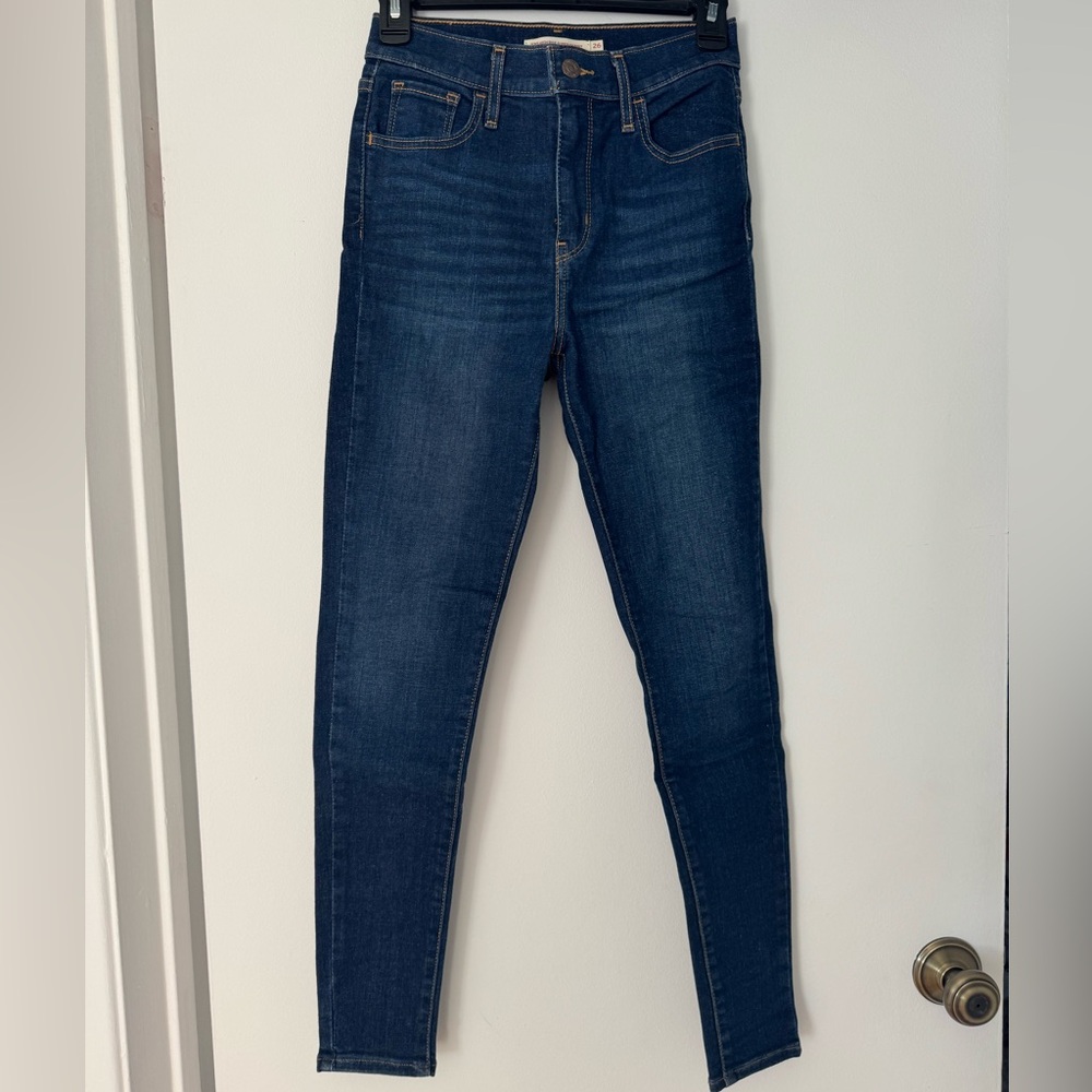 Blue Levi Skinny Jeans